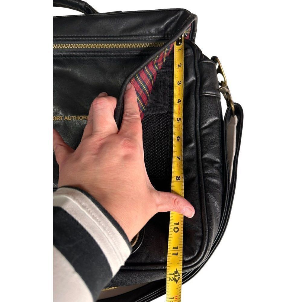Large leather travel/work bag black with lots of pockets adjustable shoulder str - Picture 13 of 16